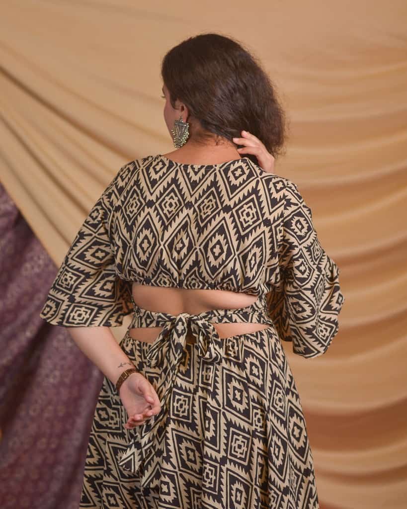 Cinnamon Black Slit Kirtle Dress