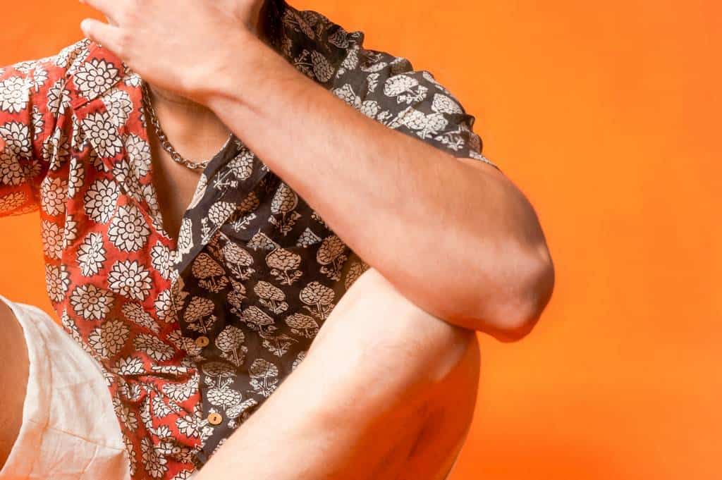 Rosy Noir Vine Shirt