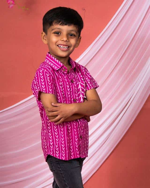 Leafing / Flamingo Pink Kids Shirt