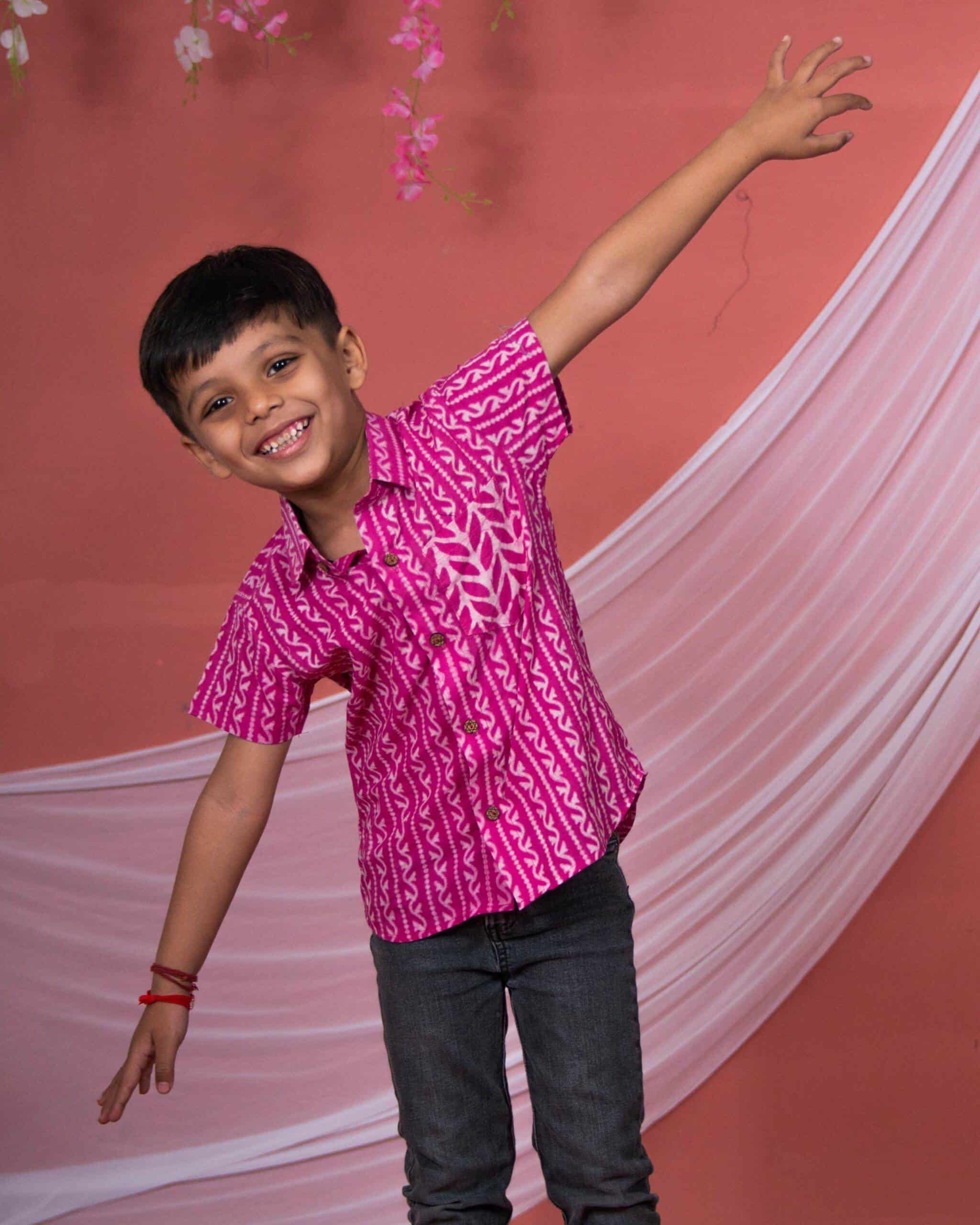 Leafing / Flamingo Pink Kids Shirt
