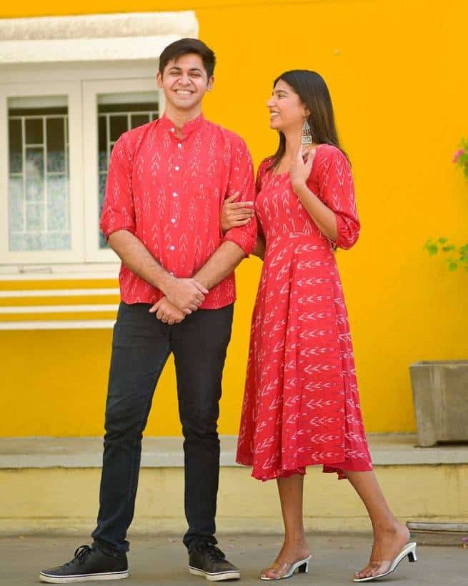 Rose Red Couple
