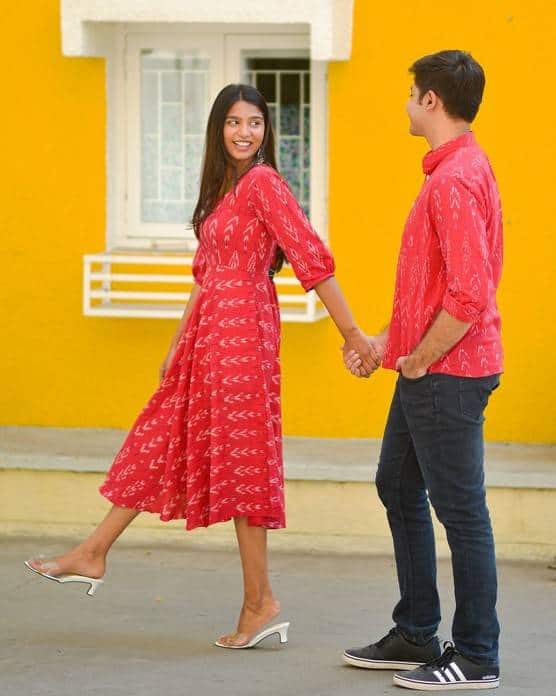 Rose Red Couple