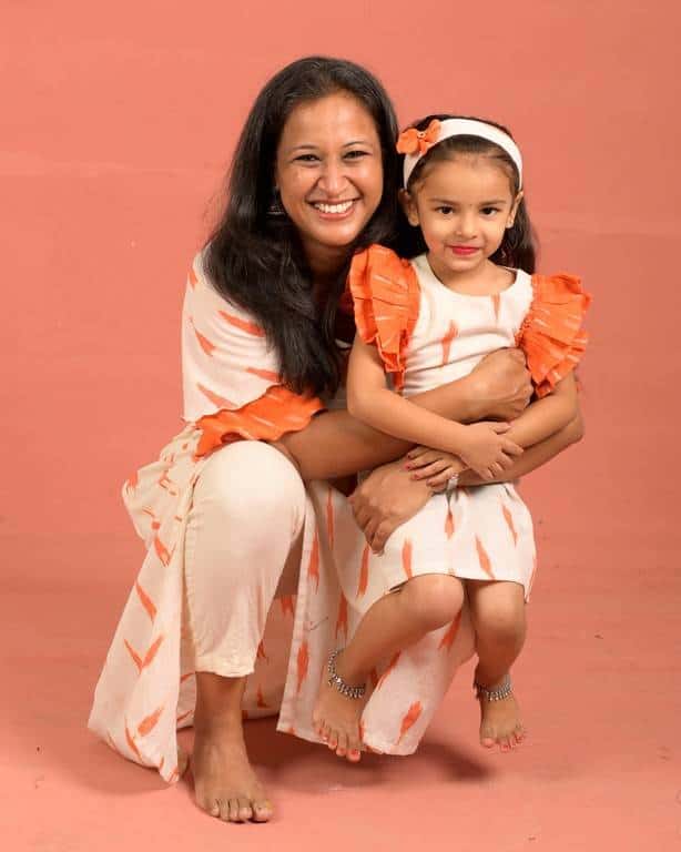 Willow White Mother Daughter Twinning