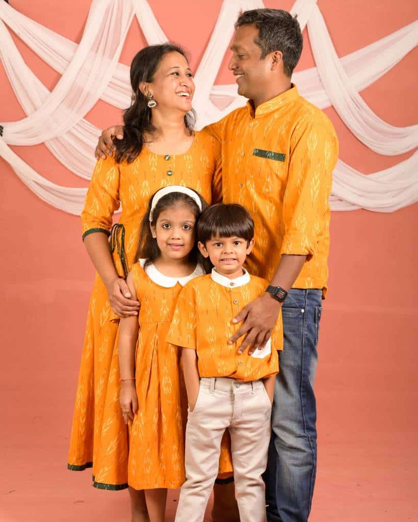 Canary Yellow Family Main image