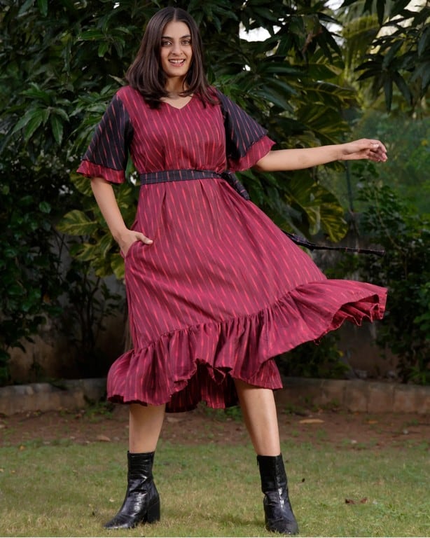 Beetroot Diverting Threads Maternity Dress Secondary image