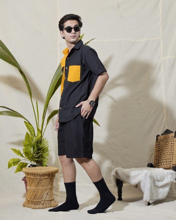 Kaali Peeli half and half shirt