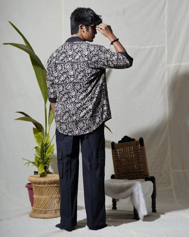 Blooming black kimono