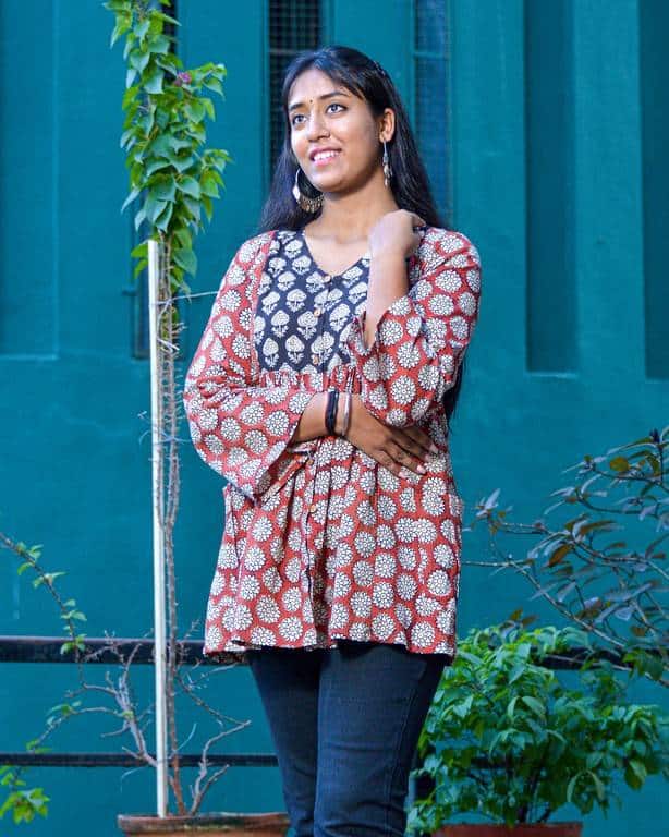 Rosy Noir Short Nursing Kurti