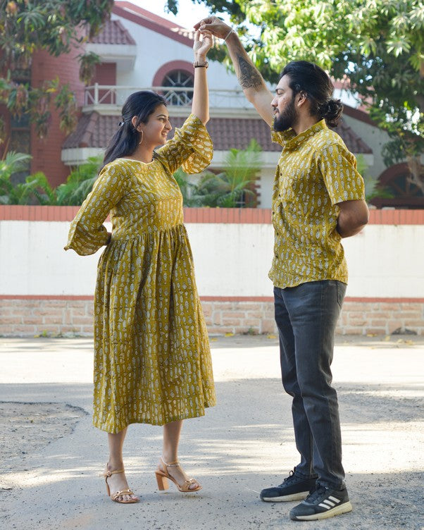 Yellow Fish Print Couple