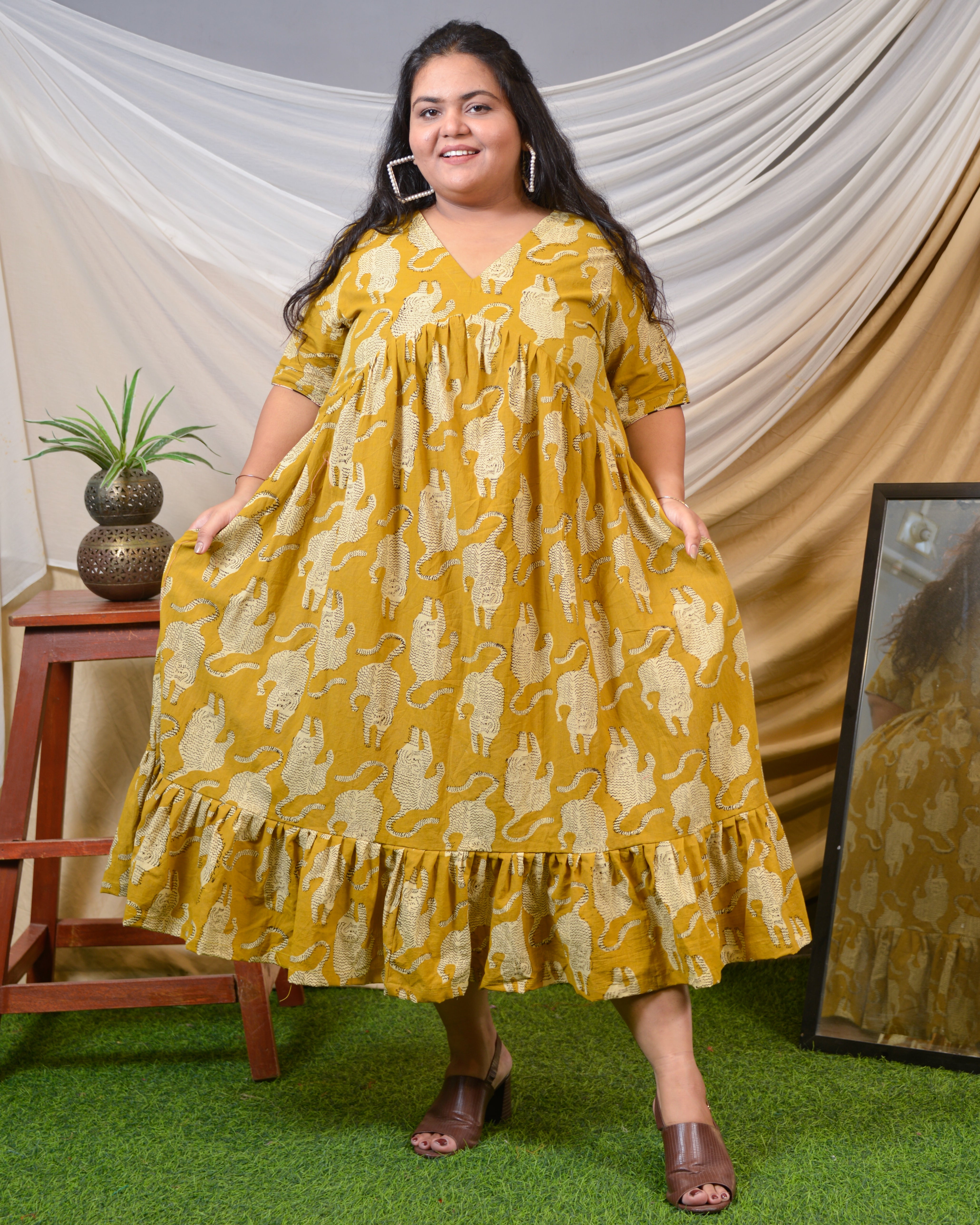 Mustard Kitty Lisa Plus Size Dress Secondary image