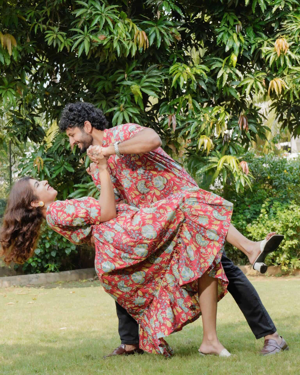 Leafing Red Floral Couple Set