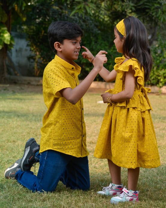 Sunbeam Yellow Short Family