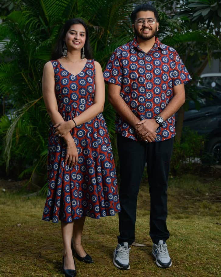 Red Pinwheel Skater Couple Set