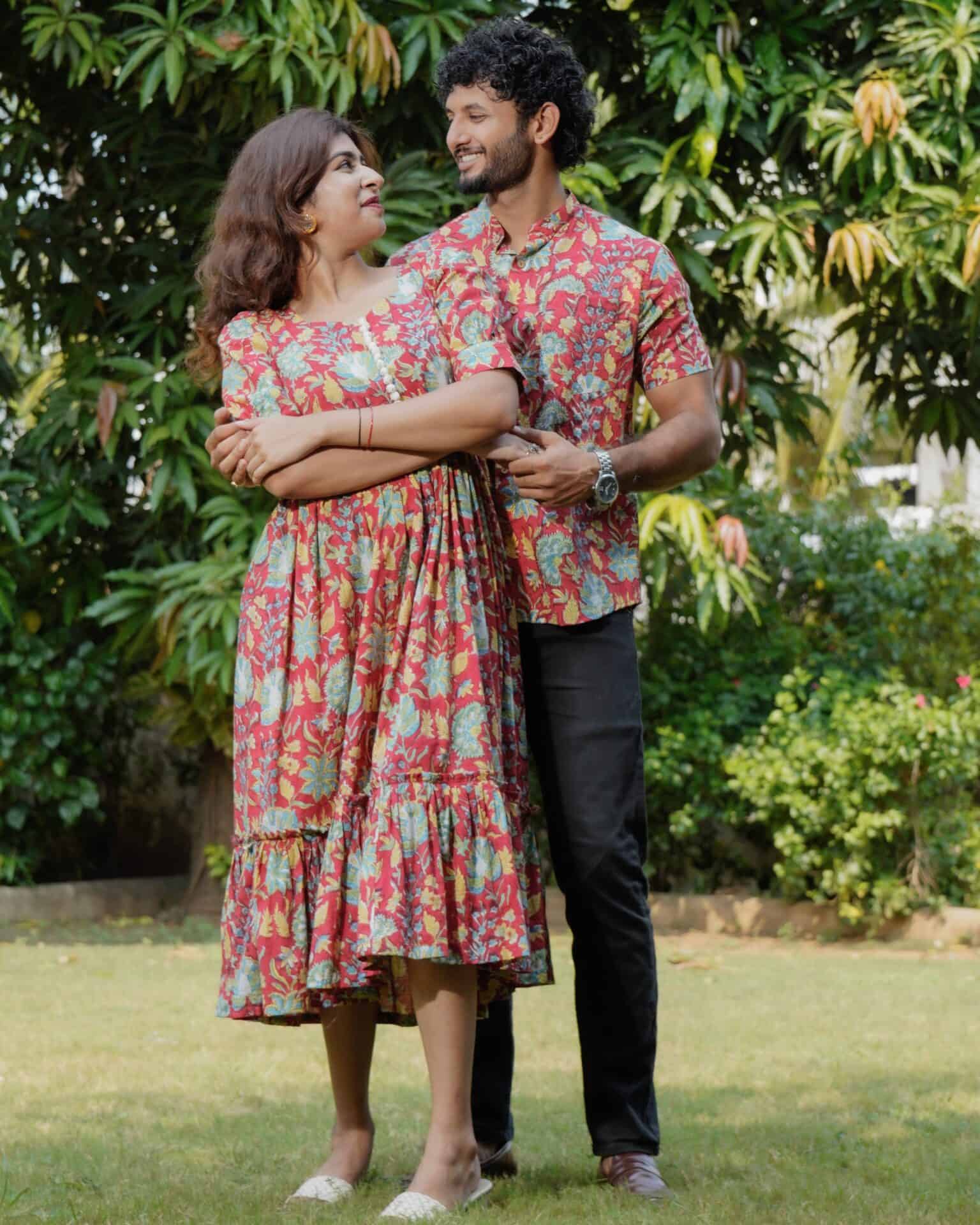 Leafing Red Floral Couple Set