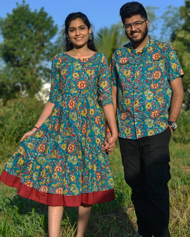 Turquoise Floral Frill Couple
