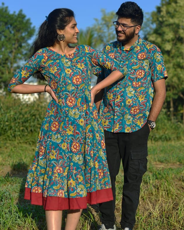 Turquoise Floral Frill Couple