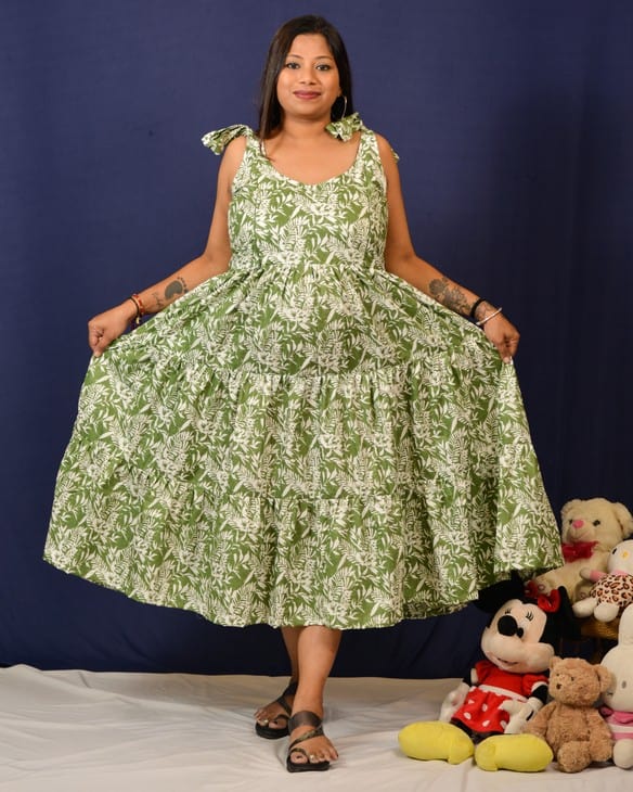 Pista Forest Tie Up Maternity Dress