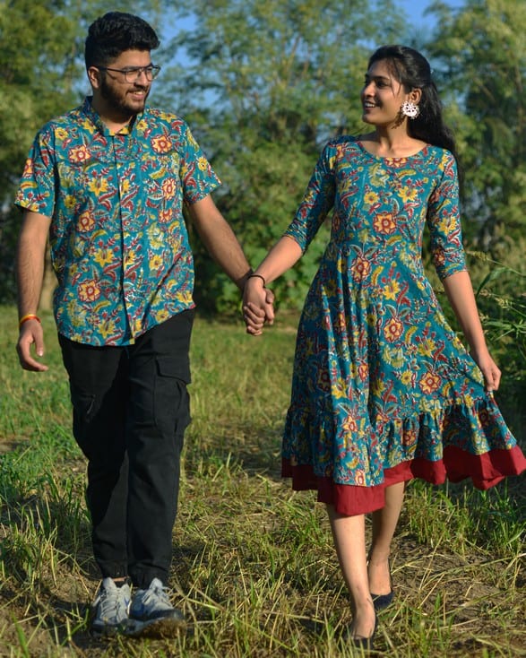 Turquoise Floral Frill Couple