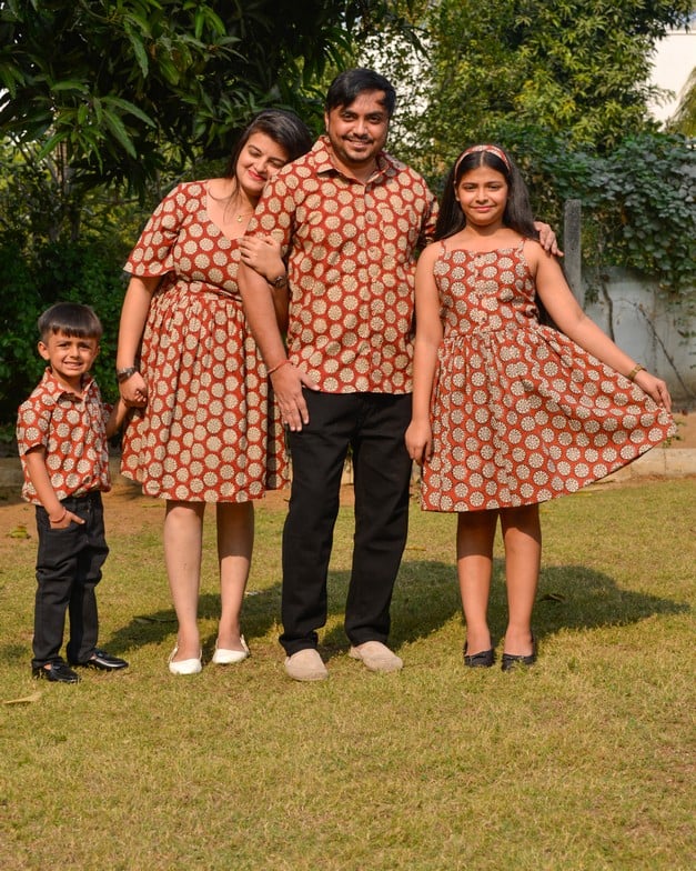 Rosy Vine Short Family Set