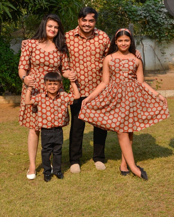 Rosy Vine Short Family Set