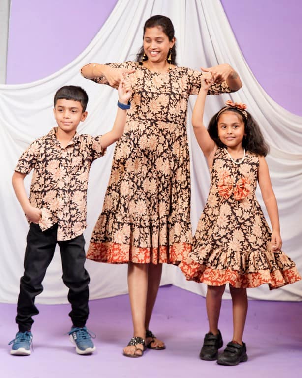 Queen Black Frill Mom Kid Twinning