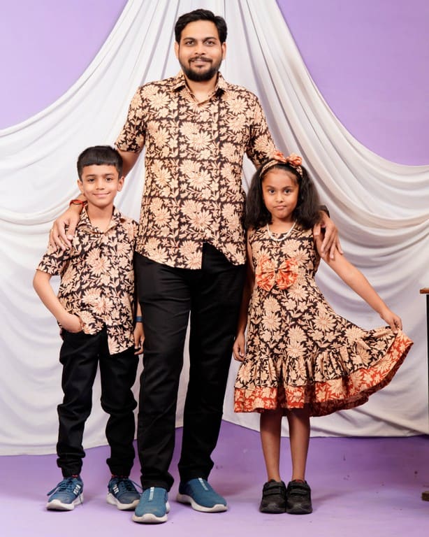 Queen Black Frill Father Kid Twining
