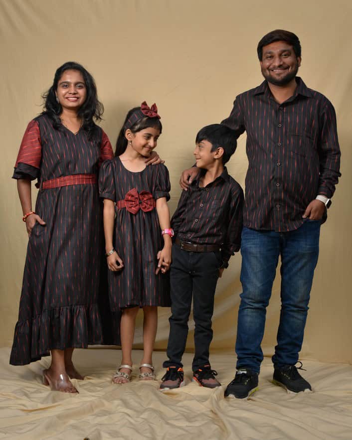 Black Diverting Threads Family Set