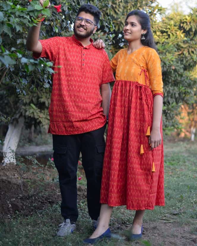 Canary Red Couple
