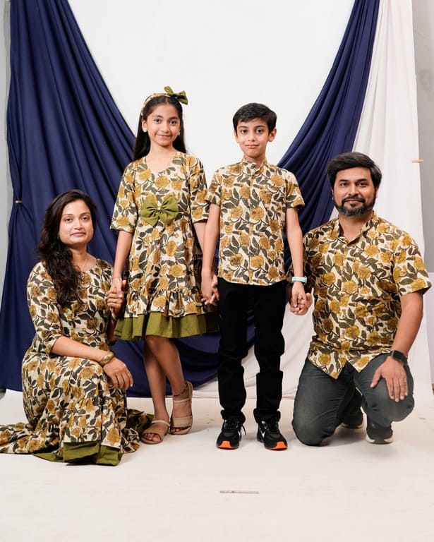 Yellow Cannas Frill Family Set