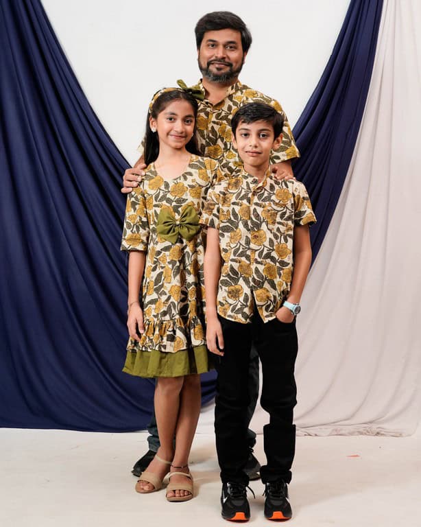 Yellow Cannas Frill Father Kid Twining Secondary image