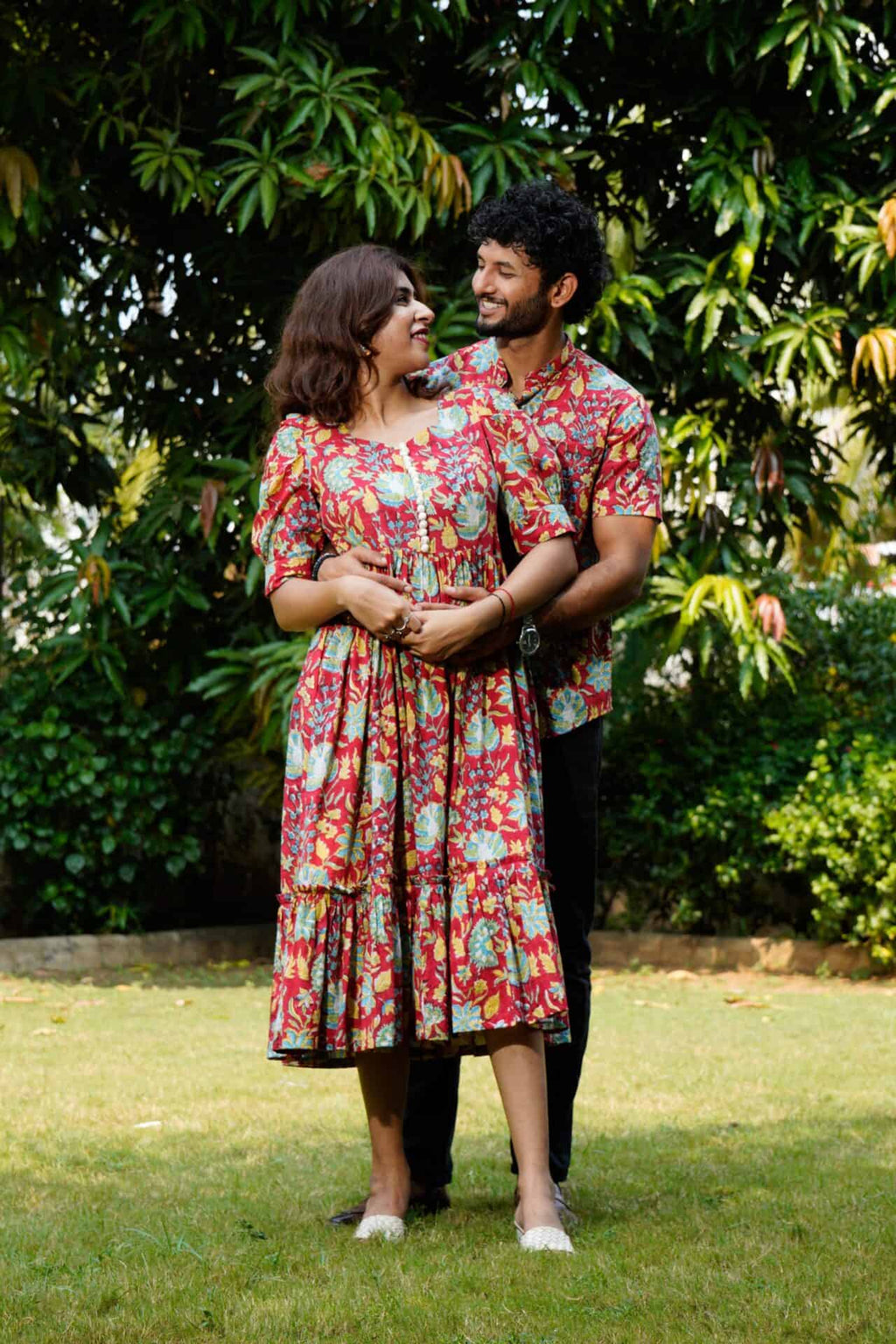 Leafing Red Floral Couple Set