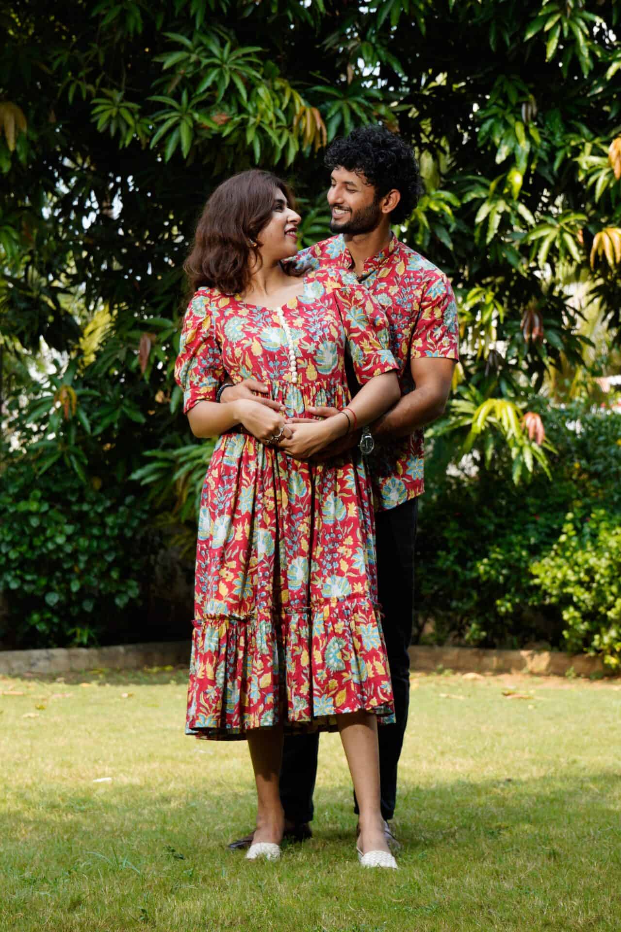 Leafing Red Floral Couple Set