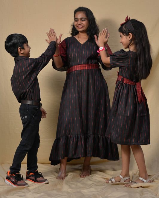 Black Diverting Threads Mom Kid Twinning