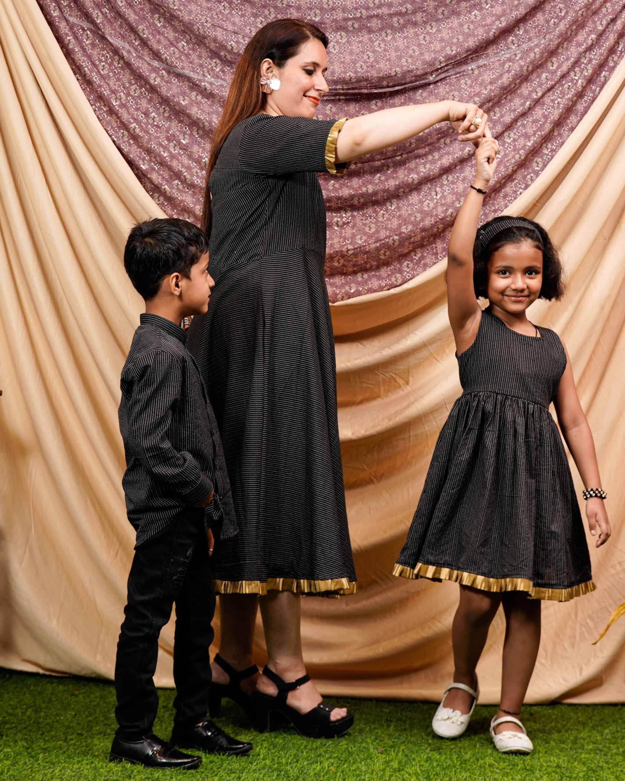 Black Kantha Mother Kids Twinning