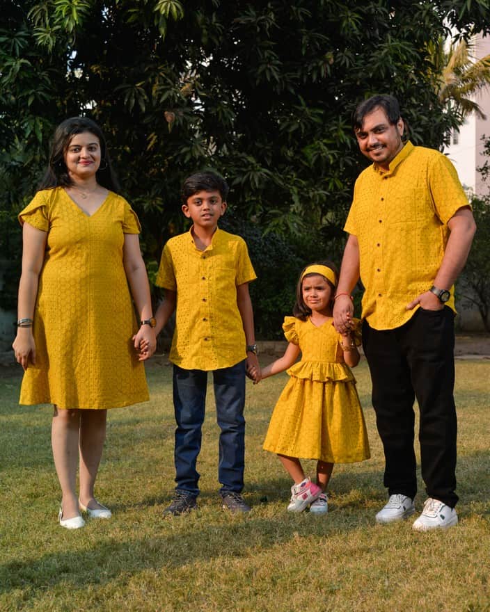 Sunbeam Yellow Short Family Secondary image