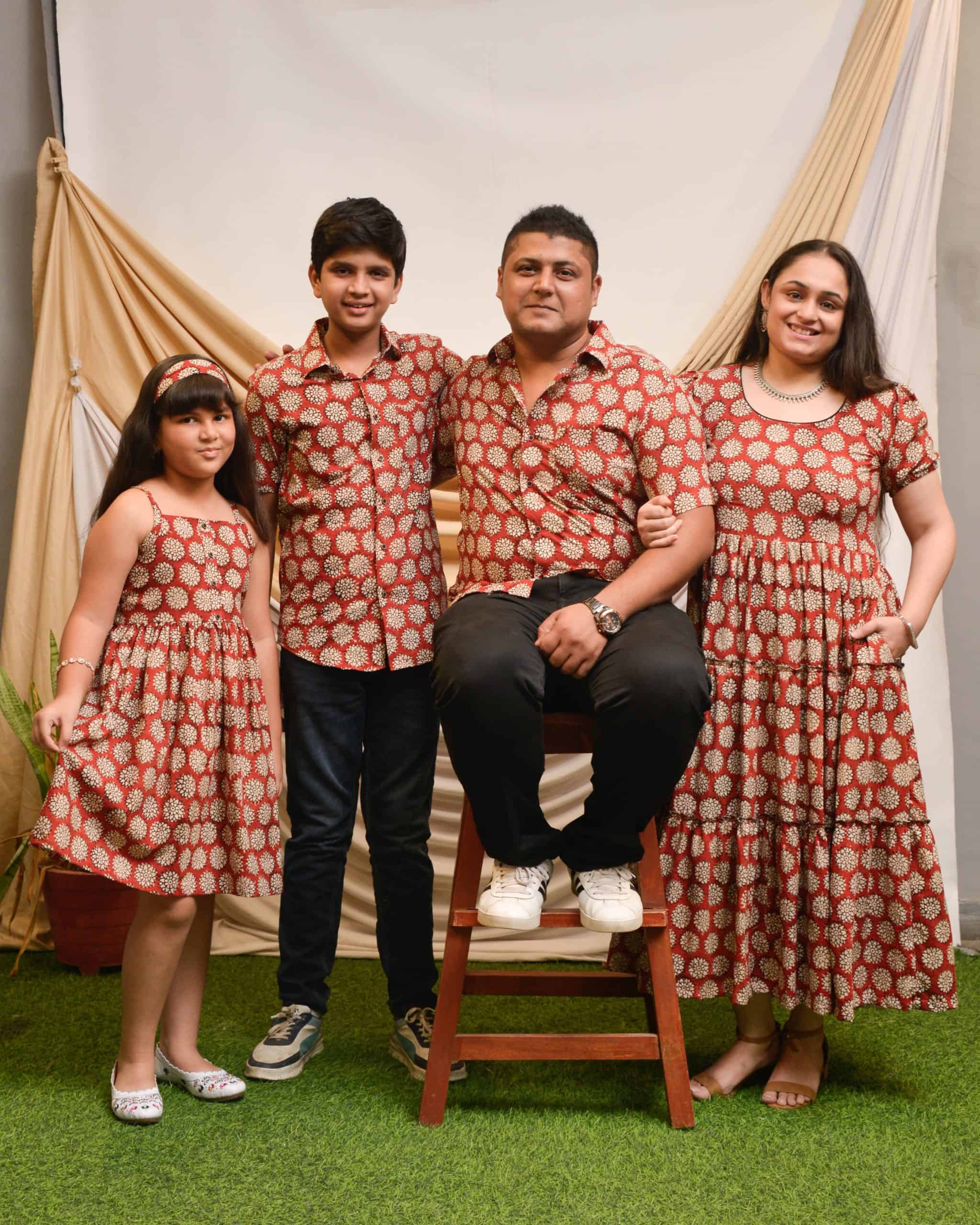 Rosy Vine Tiered Dress Family Set Secondary image