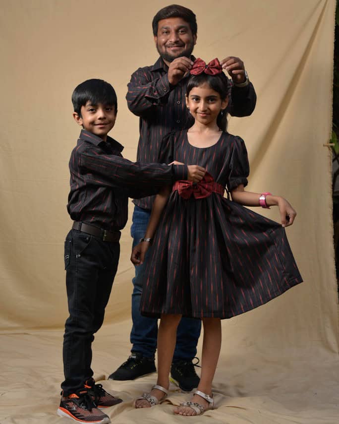 Black Diverting Threads Father Kid Twining