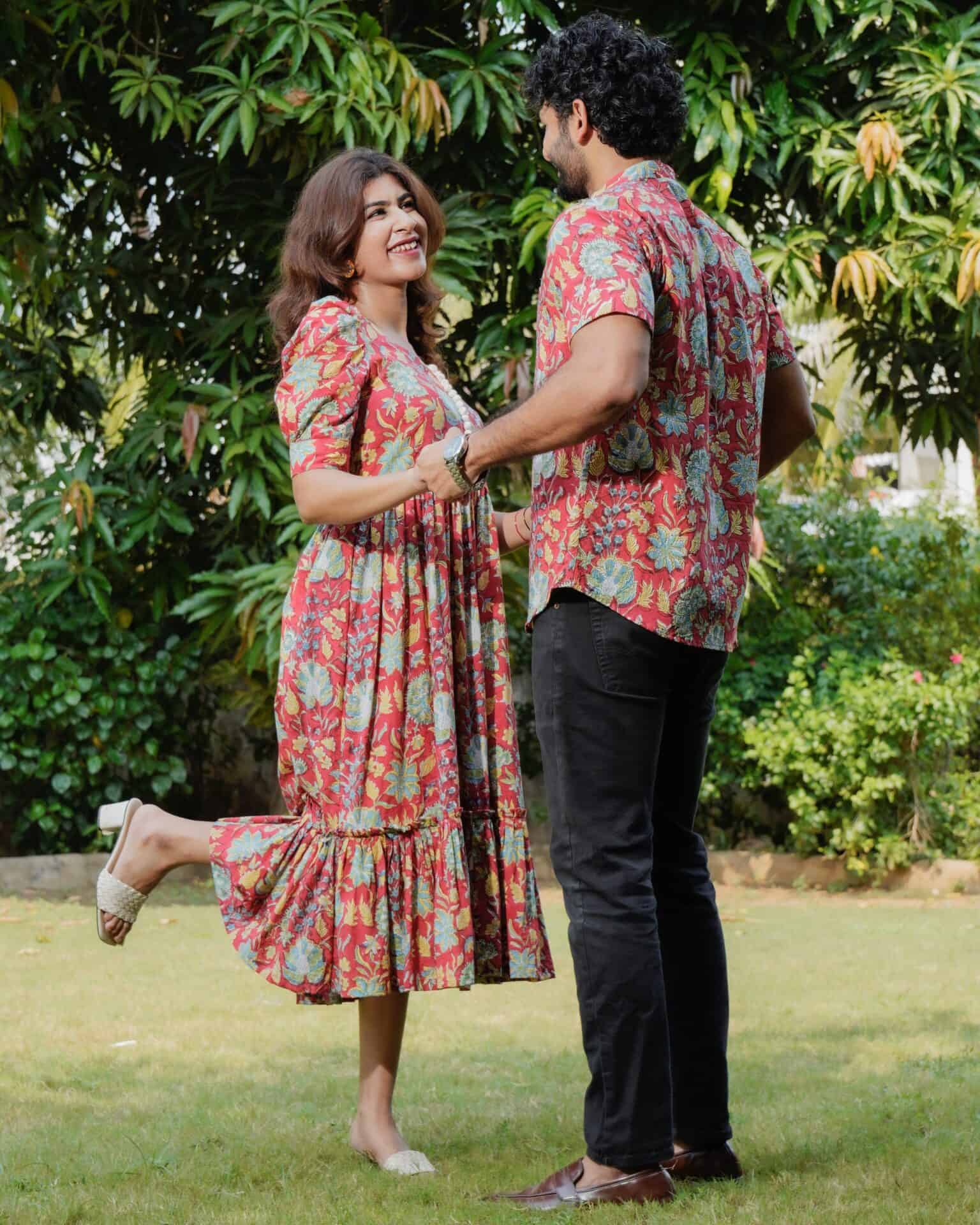 Leafing Red Floral Couple Set