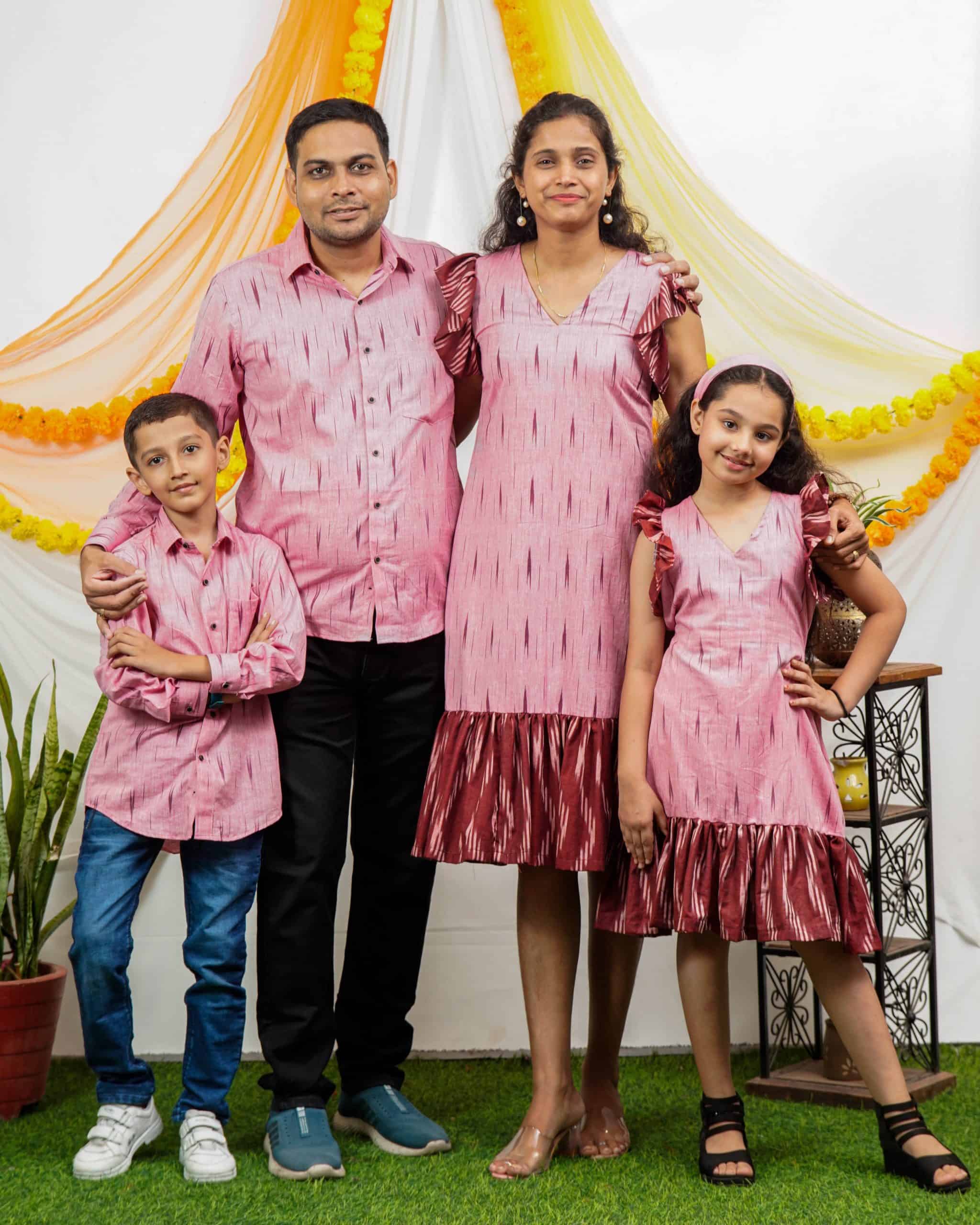 Pink Peacock Frill Family Set Main image
