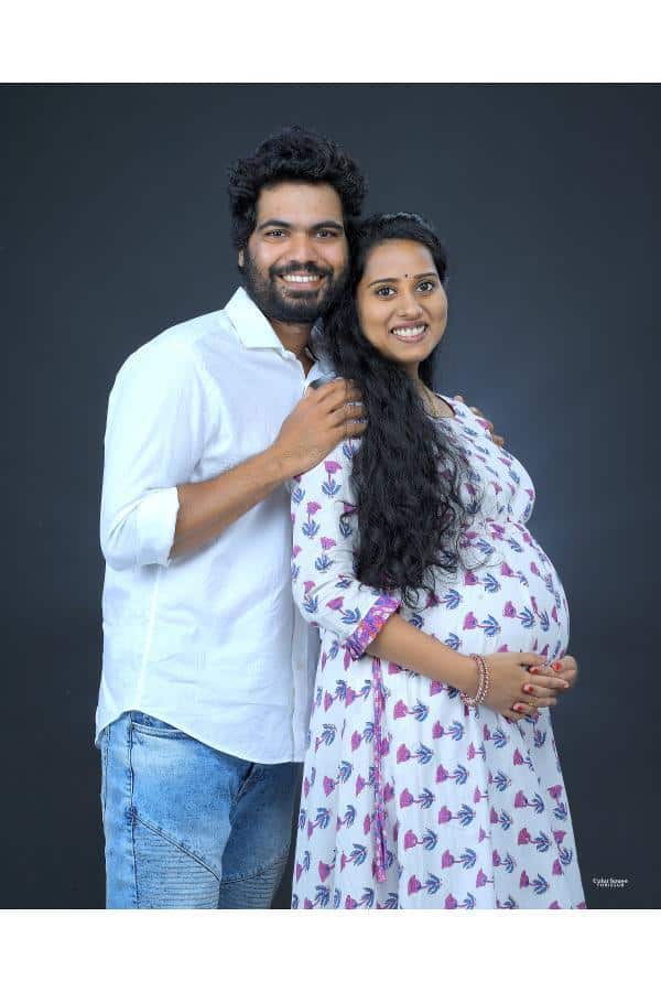 MoonStone White Maternity Dress photo review